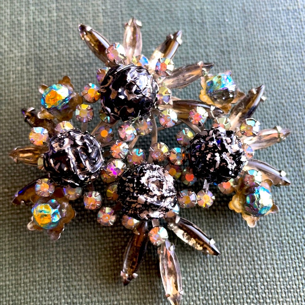 Vintage Judy Lee brooch